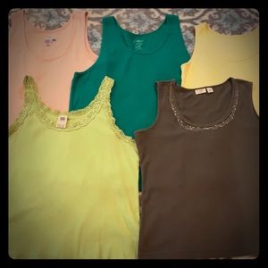 Lot of 5 ribbed tanks